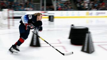 La campeona olímpica y cinco veces campeona mundial con su selección, hizo historia al ser la primera mujer en participar en el Fin de Semana de las Estrellas en la NHL.