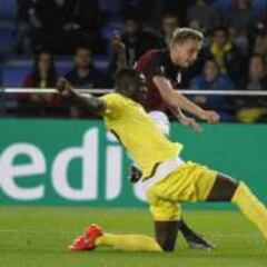 Miembros del cuerpo técnico
del City espiaron a Bailly