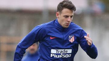 Santiago Arias durante un entrenamiento con el Atl&eacute;tico de Madrid