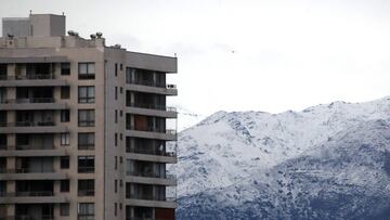 Se aproxima una inédita nevazón en Semana Santa: ¿cuándo fue la última vez que cayó nieve en Santiago?