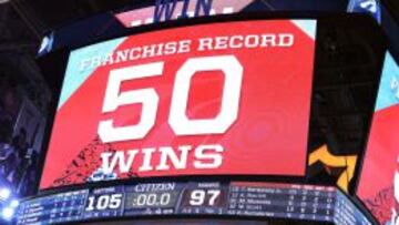 El videomarcador del Air Canada Centre refleja el hito hist&oacute;rico llevado a cabo por los Raptors.