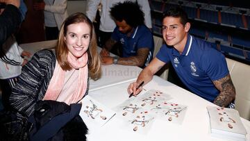 James acapara la atención en una firma de autógrafos