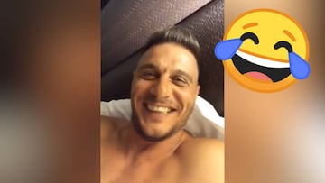 Mostró su lado cómico: Joaquín causó furor contando chistes