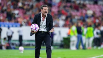Diego Cocca head coach of Atlas during the 14th round match between Atlas and Leon as part of the Liga BBVA MX, Torneo Apertura 2025 at Jalisco Stadium, on October 22, 2025 in Guadalajara, Jalisco, Mexico.