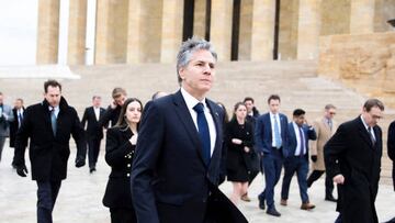 US Secretary of State Antony Blinken (C) arrives to visit the mausoleum of Mustafa Kemal Ataturk, the founder of modern Turkey, in Ankara on February 20, 2023.