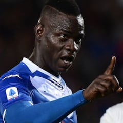 Balotelli estalla tras encontrar su coche asaltado: "¡Reza para que no averigüe quién eres!"