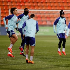 Barrios, titular; Griezmann y Morata, ataque contra el Levante