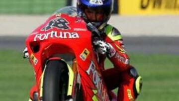 <B>CAMPEÓN</B>. Jorge Lorenzo dio rienda suelta a su rabia contenida tras cruzar la meta de Cheste.