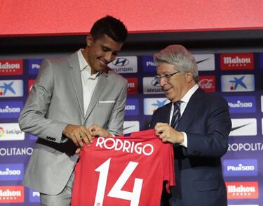Atlético newboy Rodrigo excited to wear Simeone's No. 14 shirt