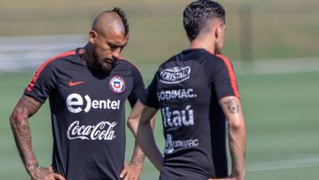 ****COBERTURA DISPONIBLE SOLO PARA CLIENTES ESPECIALMENTE ABONADOS*****
Futbol, entrenamiento de la seleccion chilena en Miami
El jugador de la seleccion chilena Arturo Vidal es fotografiado durante el entrenamiento realizado en las cacnhas del hotel Sawgrass Grand.
Chile enfrentara a Mexico el proximo martes en Queretaro.
13/10/2018
Leandro Mendez/Photosport
Football, Chilean National team training session
Chilean National team player Arturo Vidal is pictured during the evening training session at the Sawgrass Grand hotel.
Chile will face Mexico in a friendly match next tusday in Queretaro, Mexico.
13/10/2018
Leandro Mendez/Photosport