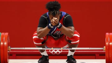 Tokyo (Japan), 02/08/2021.- Crismery Santana of Dominican Republic reacts after failing to lift 144kg in her third attempt during the Clean &amp; Jerk portion of the Women&#039;s 87kg Group A Gold Medal event of the Weightlifting events of the Tokyo 2020 Olympic Games, at Tokyo International Forum in Tokyo, Japan, 02 August 2021. (Rep&uacute;blica Dominicana, Jap&oacute;n, Tokio) EFE/EPA/MICHAEL REYNOLDS