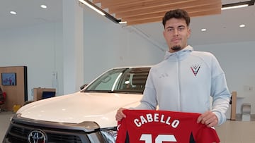 Jorge Cabello atendió a AS en el concesionario Toyota de Miranda.