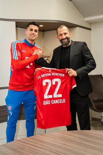 João Cancelo ha llegado en calidad de cedido por el Manchester City hasta final de temporada ante la falta de minutos con Guardiola. El Bayern Múnich tiene opción de compra. “Estamos muy contentos de que João Cancelo se una al Bayern” dijo Hasan Salihamidzic director deportivo del Bayern de Múnich.