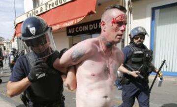 Brutal images of warring football fans in Marseille