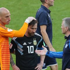Argentina y Messi se complican con Islandia en el debut