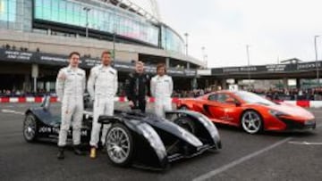  Vandoorne, Button, Hakkinen y Alonso en Londres.