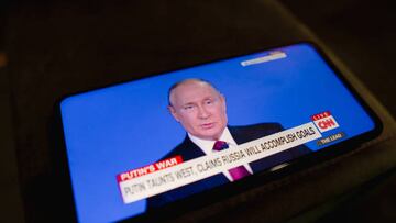 BRAZIL - 2022/06/18: In this photo illustration, a live broadcast of Vladimir Putin, the president of Russia, on the CNN TV network from the United States. Putin provoked the West and said Russia will meet set targets. (Photo Illustration by Rafael Henrique/SOPA Images/LightRocket via Getty Images)