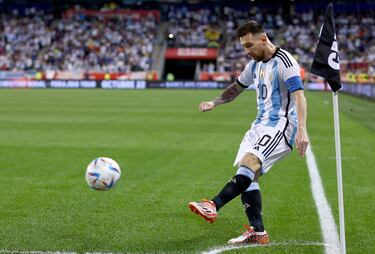 Messi brace sinks Jamaica