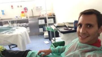 Van Lacke subió está foto suya en el hospital a su cuenta de Twitter.