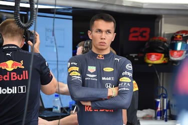 Albon: “La distancia entre Max y Pérez no era muy diferente a la mía”