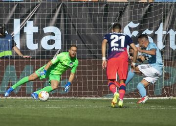 No falló el delantero de Moaña, engañó a Oblak y empató el partido para el Celta.