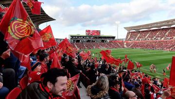 Afición mallorquinista en el estadio de Son Moix.