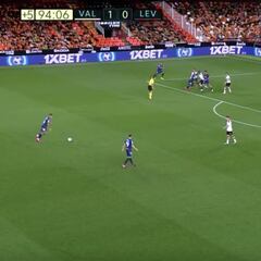 Diakhaby y un penalti que es el colmo de lo innecesario: vean lo que hizo en el 95'...