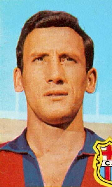 Vistió la camiseta del Barcelona desde 1970 hasta 1972. Jugó en el Granada desde 1972 hasta 1977.