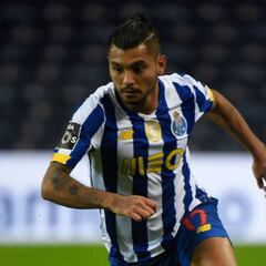 Jesús Corona is the fourth foreigner with most appearances for Porto