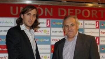 <b>VISTO Y NO VISTO. </b>Luis Zubeldía y Alfonso García en el día de su presentación como técnico rojiblanco.