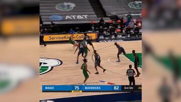 Doncic y su stepback de 3 que lo deja a un paso de Jordan