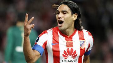 Falcao marcó tres goles ante el Chelsea en la Supercopa de Europa