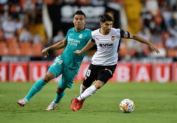 Carlos Casemiro y Carlos Soler.