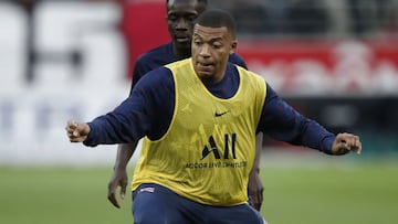 Soccer Football - Ligue 1 - Stade de Reims v Paris St Germain - Stade Auguste-Delaune, Reims, France - August 29, 2021 Paris St Germain&#039;s Kylian Mbappe during the warm up before the match REUTERS/Benoit Tessier