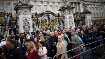 The new monarch will return to Buckingham Palace on Friday to record his first speech as King, which will be braodcast around the world.