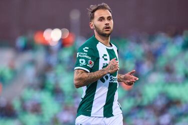 Santos es último general; la estadística que atormenta al Tano Ortíz