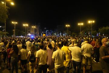 Los seguidores se reunieron en la Plaza de Cibeles para celebrar la decimocuarta Champions League del Real Madrid.