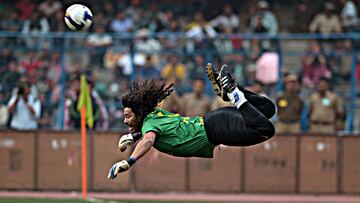 René Higuita: Un arquero de otra época, dentro y fuera del área