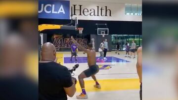 El baile de LeBron al celebrar un triple que está triunfando en Instagram