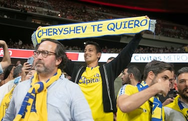 Aficionados del Cádiz en Cívitas Metropolitano.