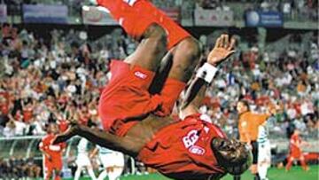 <b>PRIMERAS VOLTERETAS. </b>El francés Djibril Cissé marcó sus dos primeros goles con el Liverpool en el amistoso ante el Celtic.