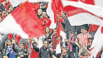 <b>ARROPADOS. </b>La afición atlética estará con su equipo en Zaragoza.