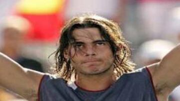 <b>EN PISTA RÁPIDA.</B> El mallorquín no tiene límites este año. Arrasó sobre arcilla y va camino de imitar la gesta sobre la pista rápida.