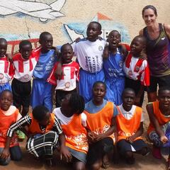 Las futbolistas de la Liga Iberdrola se vuelcan en la subasta solidaria por Kajjansi