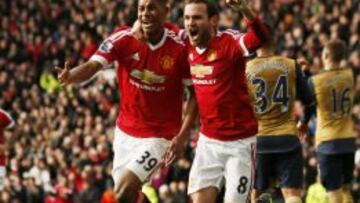 Rashford ilusiona al United y descuelga al Arsenal