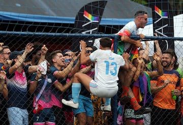 En la ciudad brasileña de São Paulo se ha celebrado la Champions LiGay, una competición donde todos sus integrantes son homosexuales y que tiene como objetivo final acabar con la discriminación en el fútbol. 