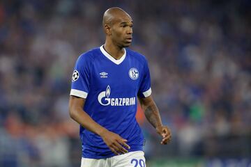 Central derecho - Una de las piezas claves del Schalke 04 la temporada pasada no solo por su liderazgo defensivo sino también por su capacidad goleadora.