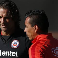 Paredes contra Pizzi: "Nunca sintió la camiseta de Chile"