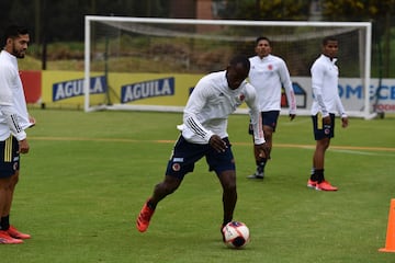 La Selección Colombia continúa su preparación para el primer partido de Eliminatoria ante Bolivia. Reinaldo Rueda trabaja con Juanfer, Wilmar Barrios y los jugadores del FPC. 