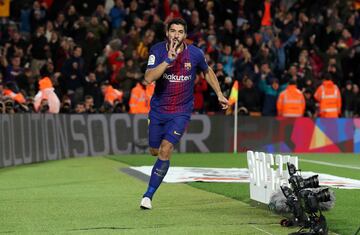 1-0. Luis Suárez celebró el primer gol.